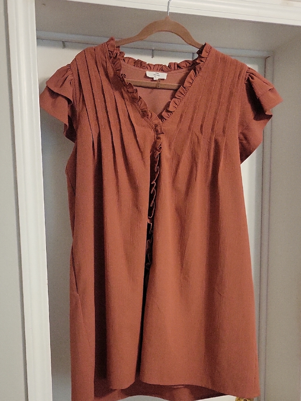 entro Rust Ruffle V-Neck Midi Dress